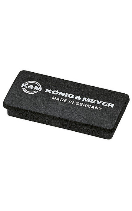 K&M 11560 černý magnet s logem K&M