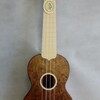 Audiana ukulele sopránové - žíhaný korek, bílý hmatník