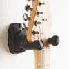 K&M 16250 držák na kytaru na zeď, černý